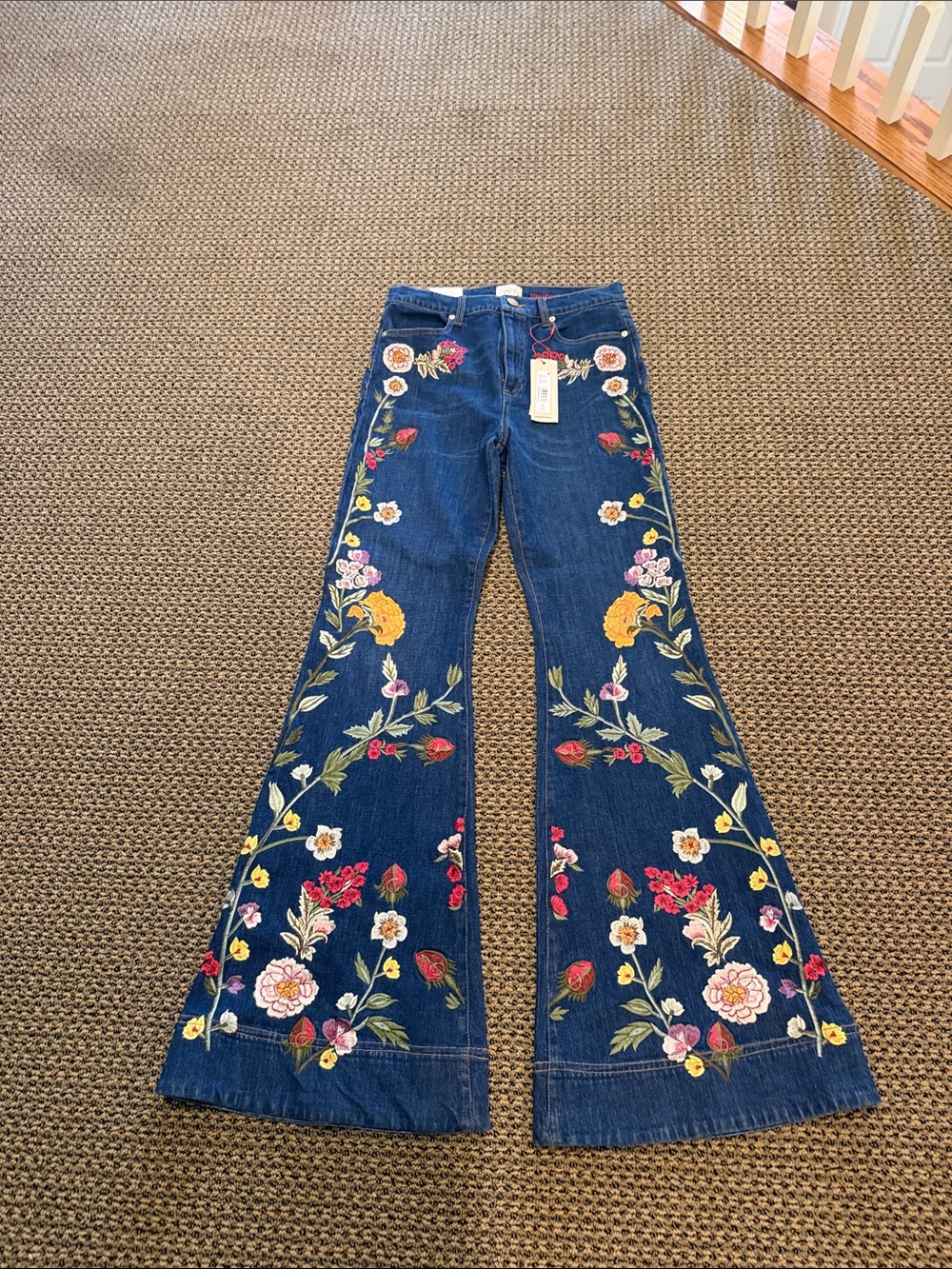Alice+Olivia Beautiful Jeans size 28 NWT